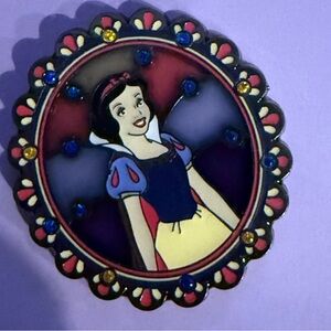 Loungefly Disney Princess SNOW WHITE Brooch Pin Gemstone Stained‎ Glass